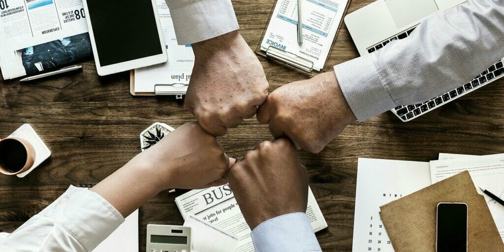 teamwork, cooperation, brainstorming-3213924.jpg